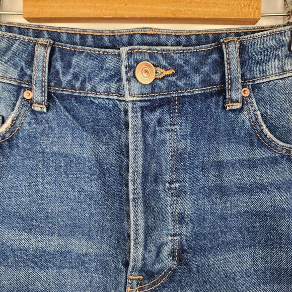 H&M Jean Mini Skirt Denim Medium Wash Frayed Raw Hem Size 8 - Picture 6 of 14